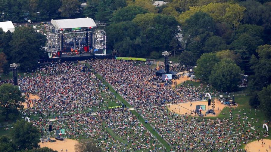 Nueva York suspende concierto por vacunados por tormenta eléctrica 