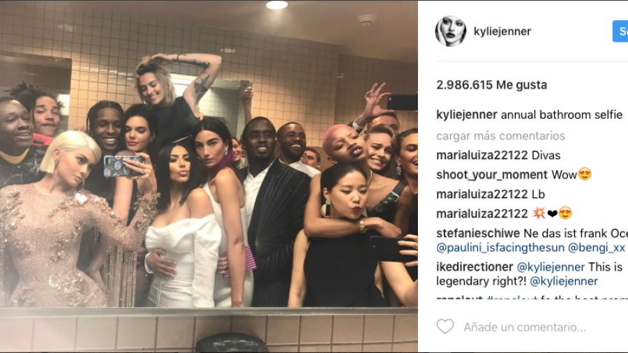 Kylie Jenner rompe reglas y redes en el MET