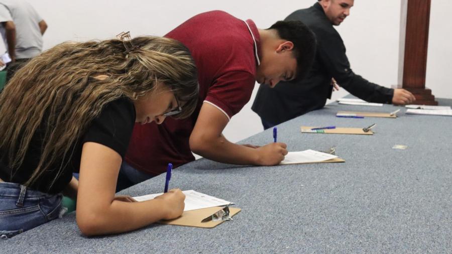 Entrega UP Regi&oacute;n Ribere&ntilde;a becas para el cuatrimestre mayo-agosto