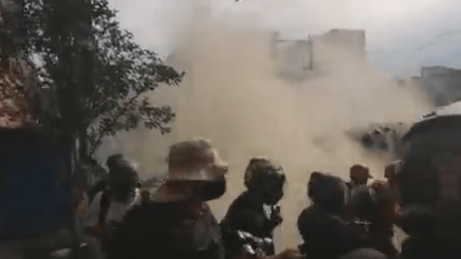 Encapsulan a manifestantes tras disturbios por marcha del 2 de octubre