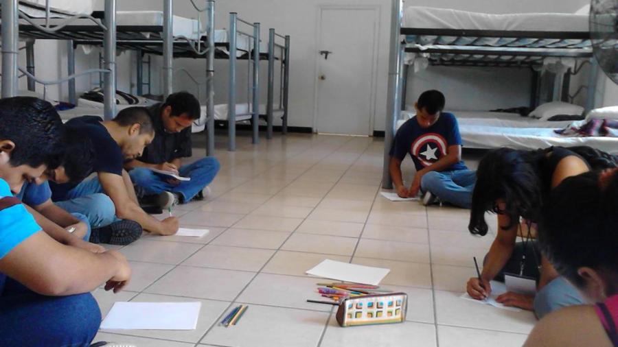 Miembros de la comunidad LGBT provocan conflicto en la casa del migrante