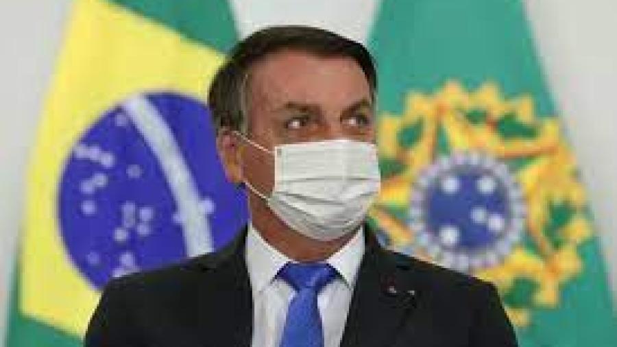 Pese a récord de muertes, Bolsonaro descarta confinamiento en Brasil