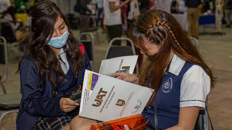 Gobierno de Matamoros realiza con éxito Expo Orienta Universidad; asisten 800 alumnos 
