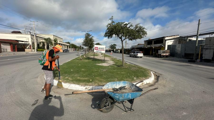 Aplican cuadrillas municipales mantenimiento y limpieza en Las Fuentes y Fuentes Lomas