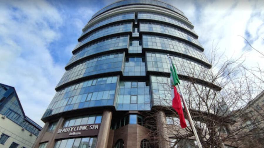 Explota edificio junto a la Embajada Mexicana en Ucrania; prohiben paso a embajadora 