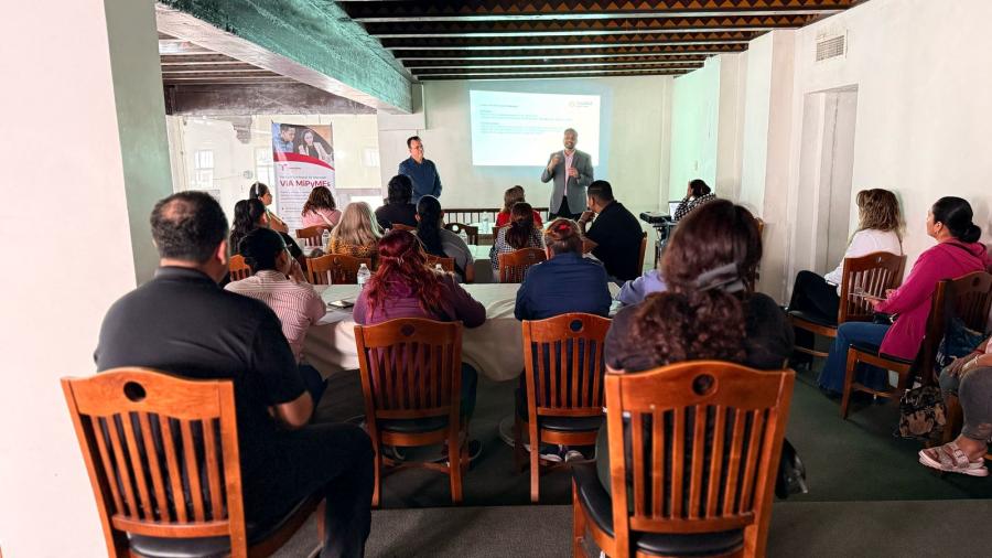 Gobierno Municipal y Colegio de Contadores brindan asesoría fiscal para emprendedores en Nuevo Laredo 