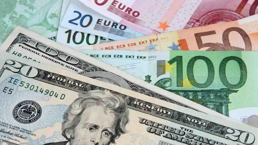 Euro cae a mínimo; se aproxima a la paridad con el dólar por primera vez en 20 años 