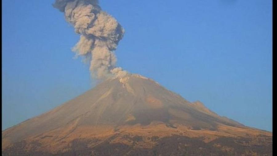 Emite volcán Popocatépetl columna de ceniza de dos kilómetros