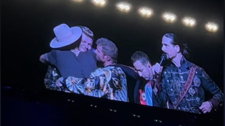 Backstreet Boys rinden homenaje a Aaron Carter durante su concierto