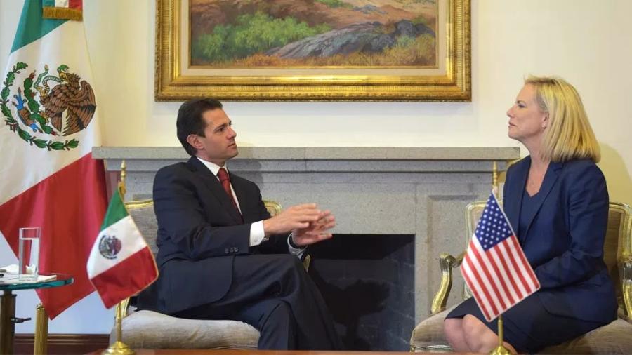 EPN se re&uacute;ne con secretaria de seguridad de EU