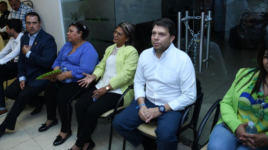 Morena aprueba blindaje y se atrincheran en oficinas de la JUCOPO