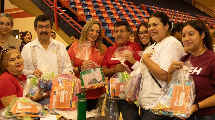 Suma la UAT esfuerzos para apoyar con útiles escolares a estudiantes del sector rural