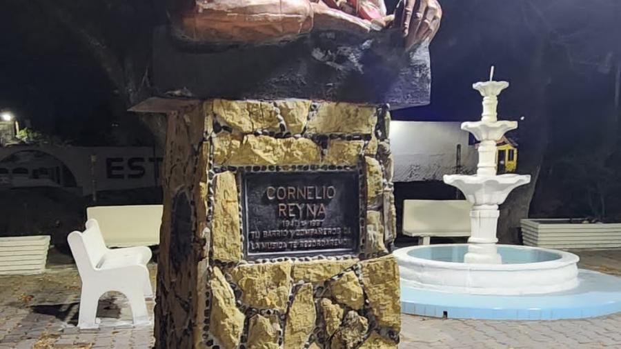 Rinde homenaje Gobierno del Alcalde Calos Peña Ortiz a Cornelio Reyna
