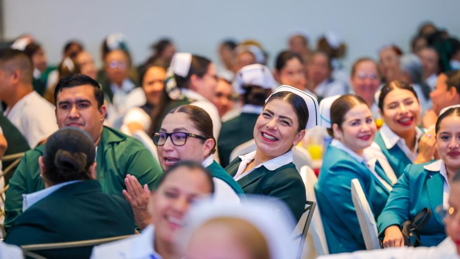 Festej&oacute; Carlos Pe&ntilde;a Ortiz el &acute;D&iacute;a de las Enfermeras y los Enfermeros 2025&acute; en Reynosa 