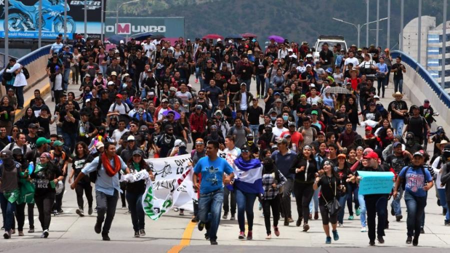 Hondureños marchan para desmilitarizar la seguridad 