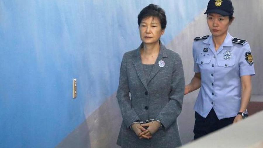 Ex presidenta Park rechaza someterse a interrogatorio por corrupción