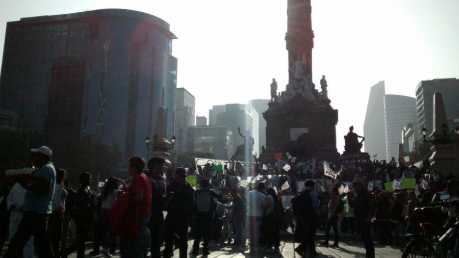 Avanza marcha contra 'gasolinazo' del Ángel de la Independencia al Zócalo