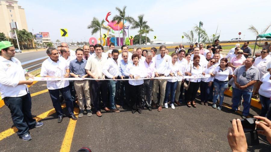Inaugura gobierno de la ciudad reconfiguración del Distribuidor Vial del Aeropuerto 