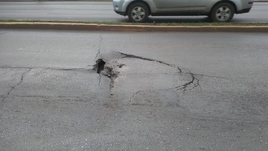 PEMEX trabaja en hundimiento registrado en la avenida Hidalgo