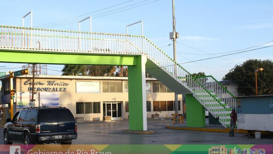 Rehabilitan puente peatonal de calle Francisco I. Madero