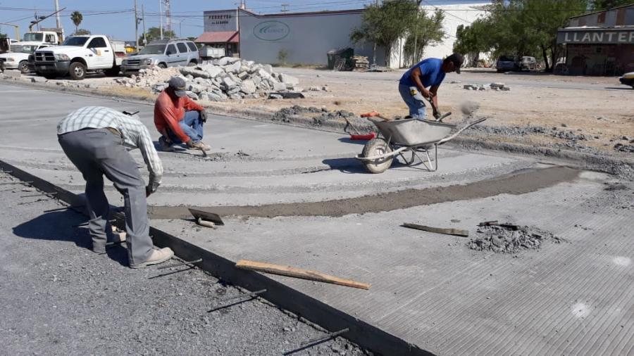 Dañan calle y pide Municipio respetar obras