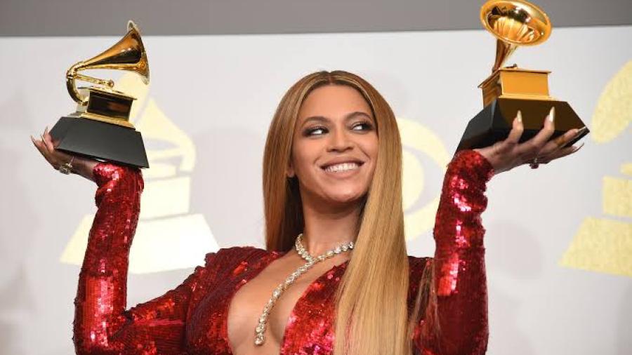 Premios Grammy se posponen ante incremento de casos de COVID-19