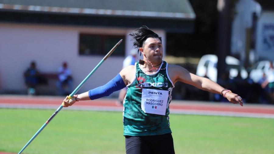 Gana Juan Mascorro medalla de plata en el abierto europeo de atletismo para personas con Sindrome de Down