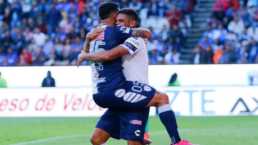 Pachuca se impone 2-0 ante el Cruz Azul 