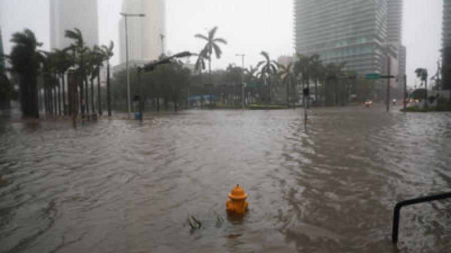 'Irma' se degrada a categoría 1 en Florida