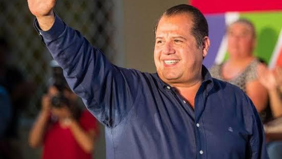 Renuncia Oscar Almaraz al PRI; anuncia que contenderá por otro partido 