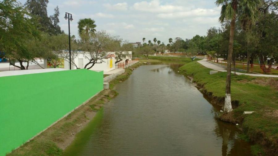 Sanearan canal del parque Niños Héroes 