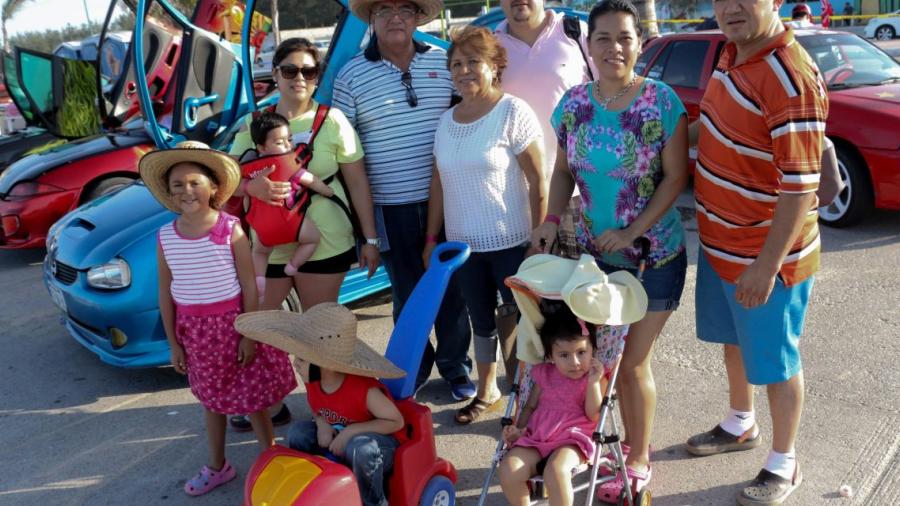 Reúne DIF Madero a familias en expo car show Miramar 2017