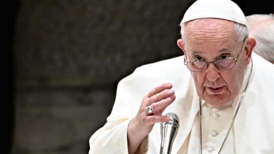 Ucrania debería negociar el fin de la guerra: papa Francisco
