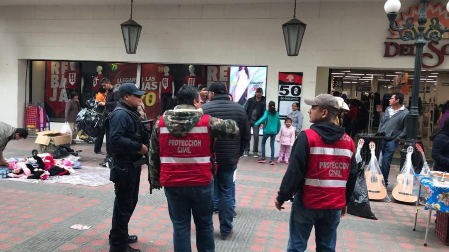 Vuelven a retirar a ambulantes del primer cuadro de la ciudad 