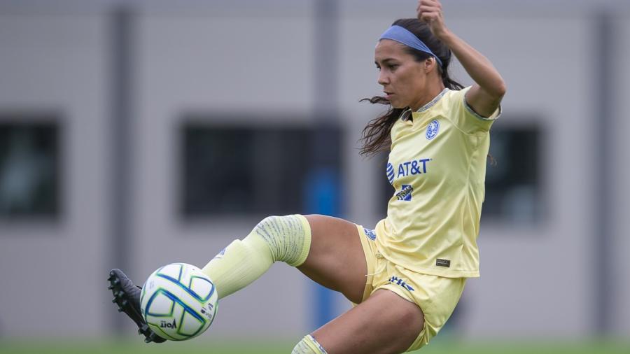 Sabrina Enciso denuncia acoso por parte de un fan que quiso besarla sin autorización 