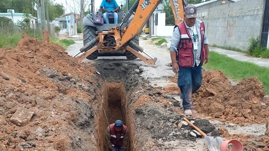 Repara COMAPA de Reynosa caído en la colonia Almaguer