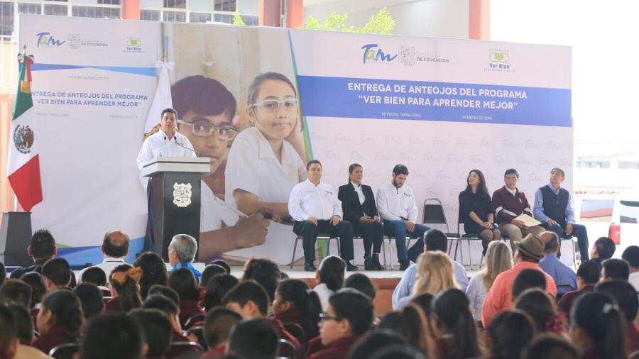 Apoyos en beneficio de reynosenses son entregados