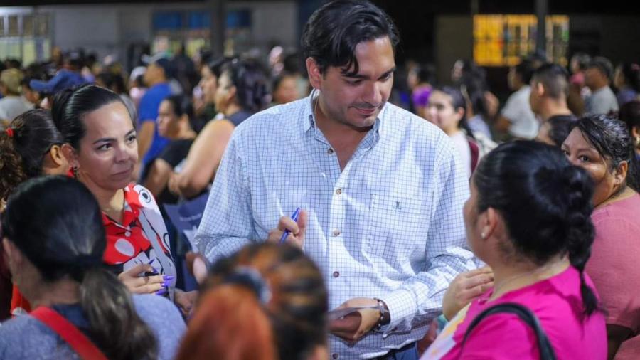 Regularizan vecinos de Voluntad y Trabajo su pago de agua potable