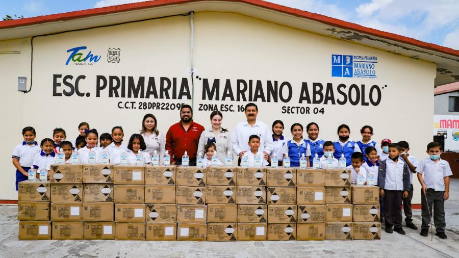 Apoya DIF Reynosa a más escuelas con entrega de gel antibacterial