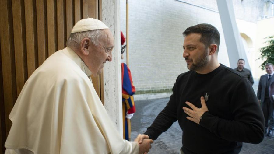 Volodímir Zelenski  se reúne con el papa Francisco en el Vaticano 