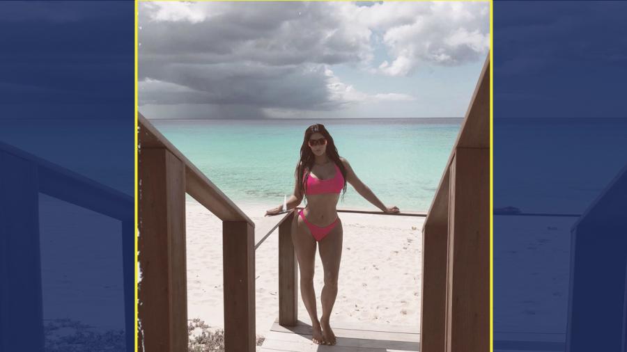 Kim Kardashian reaparece en diminuto bikini