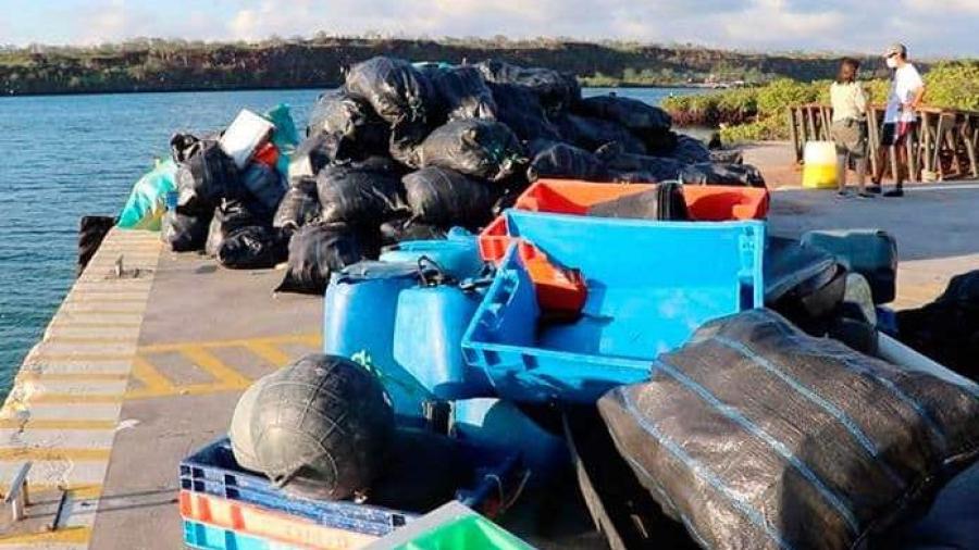 Recolectan más de dos toneladas de basura en Islas Galápagos