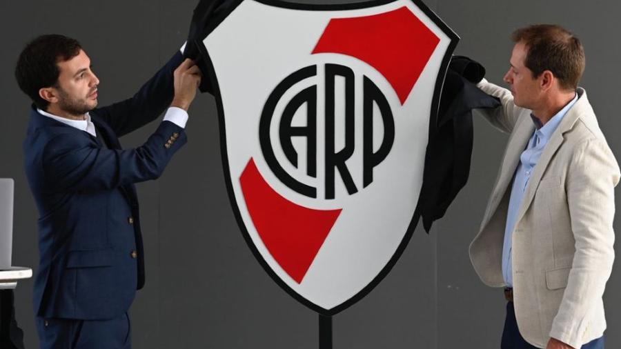 River Plate presenta nuevo escudo estilizado