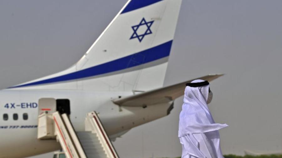 Primer vuelo comercial entre Emiratos Árabes e Israel llega a Abu Dabi
