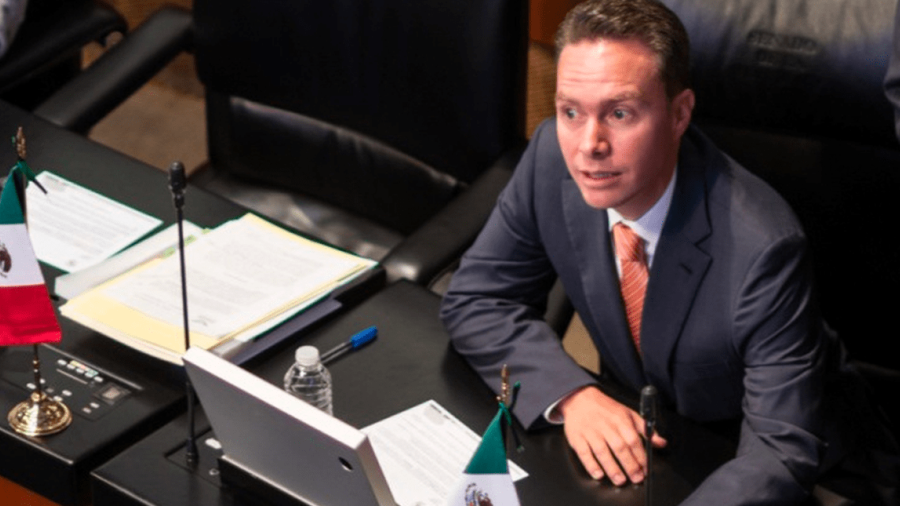 Aterriza de emergencia helic&oacute;ptero donde viajaba Manuel Velasco