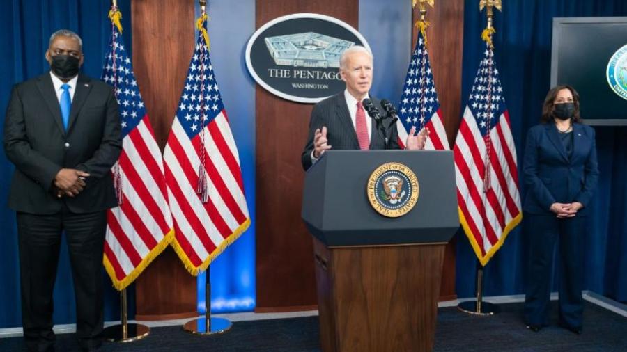 Joe Biden firma decreto para poner fin a financiamiento y construcción de muro fronterizo