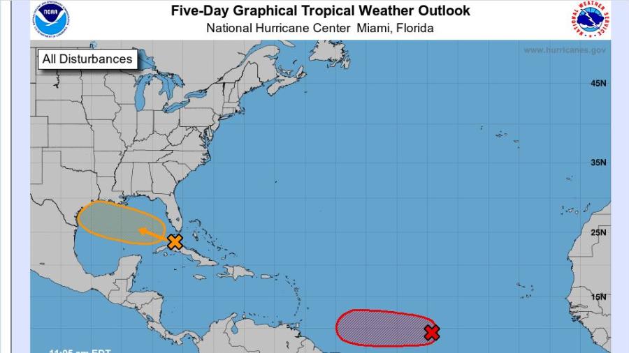 Centro Nacional de Huracanes en Miami se mantiene alerta por onda tropical al este de Cuba