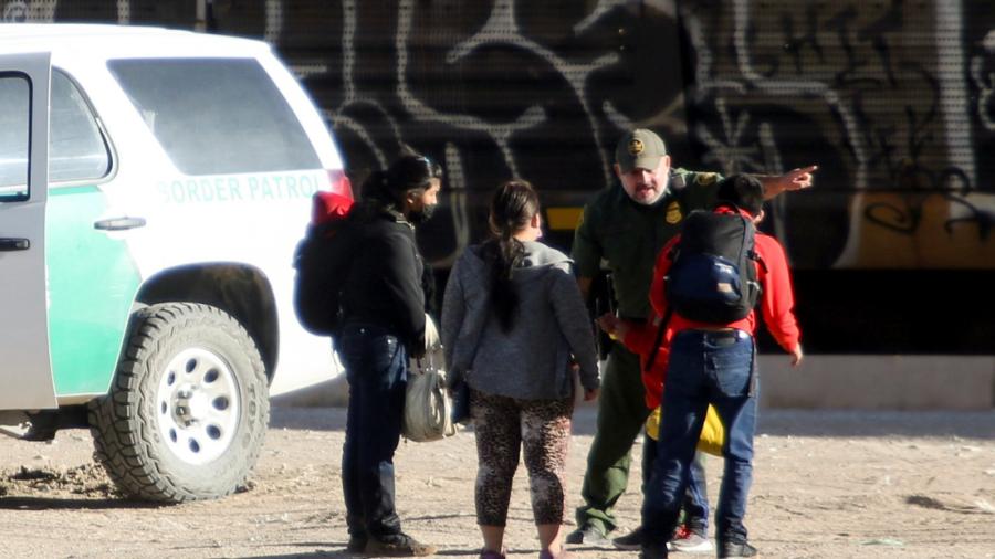 221 mil 303 migrantes fueron detenidos en la frontera durante el mes de marzo