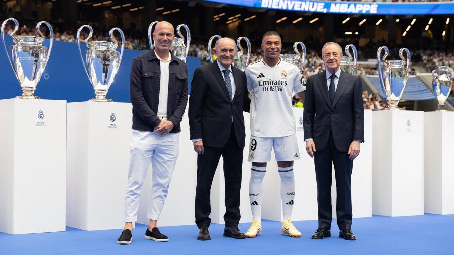 Kylian Mbappé  es presentado como jugador del Real Madrid