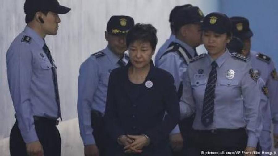 Expresidenta surcoreana condenada a 24 años de prisión por corrupción